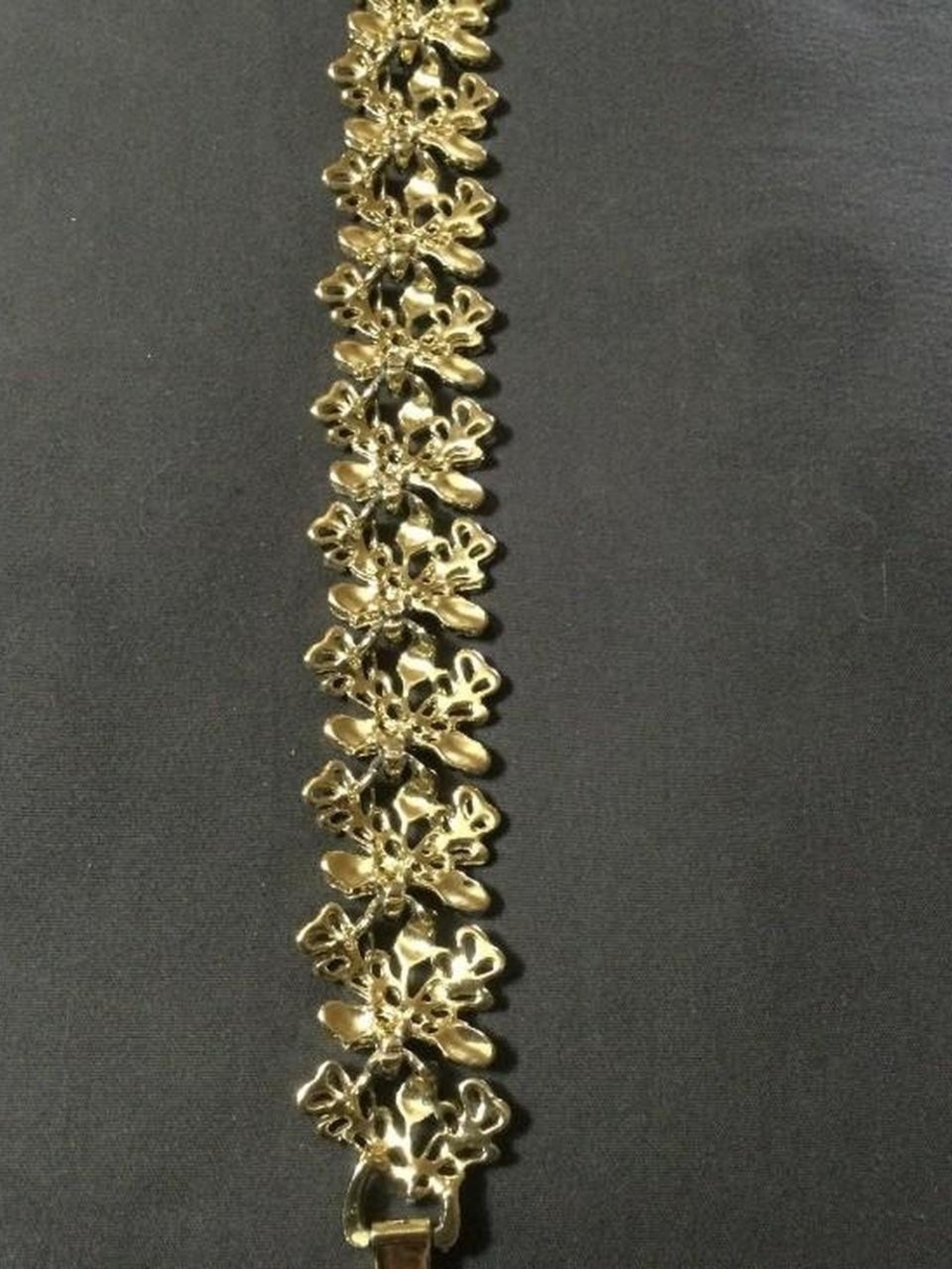 Vintage Oak Leaf & Acorn Bracelet - Picture 4 of 4